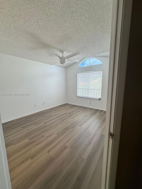 For Rent: $1,995 (2 beds, 2 baths, 1074 Square Feet)