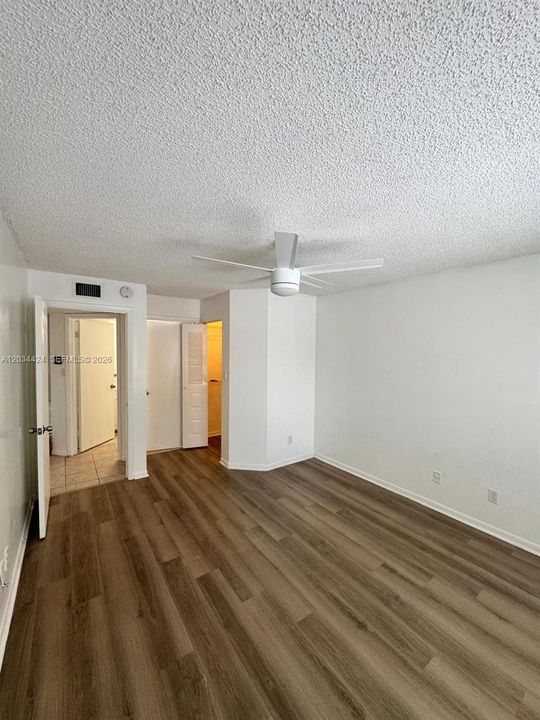 For Rent: $1,995 (2 beds, 2 baths, 1074 Square Feet)