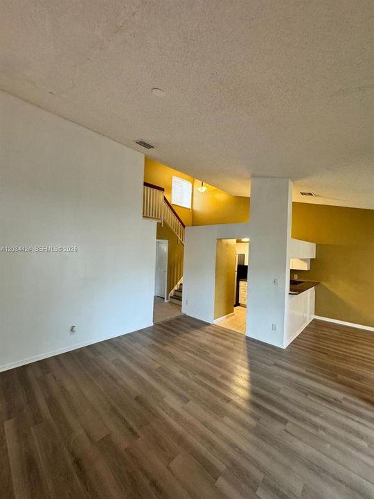 For Rent: $1,995 (2 beds, 2 baths, 1074 Square Feet)