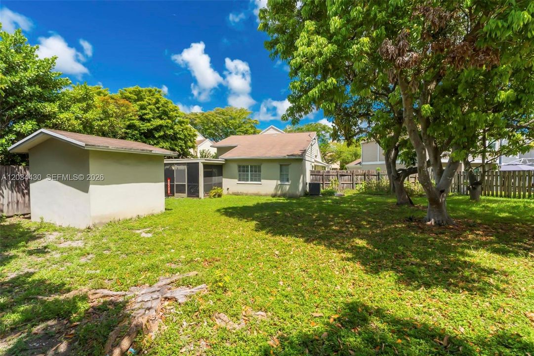 For Sale: $550,000 (3 beds, 2 baths, 1648 Square Feet)