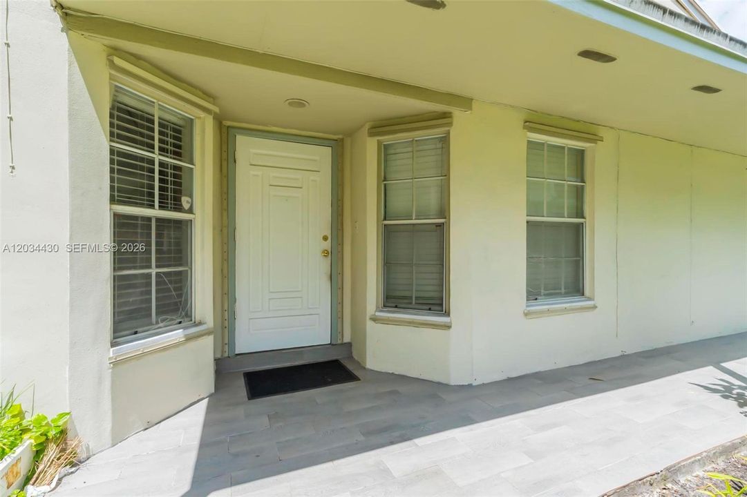 For Sale: $550,000 (3 beds, 2 baths, 1648 Square Feet)