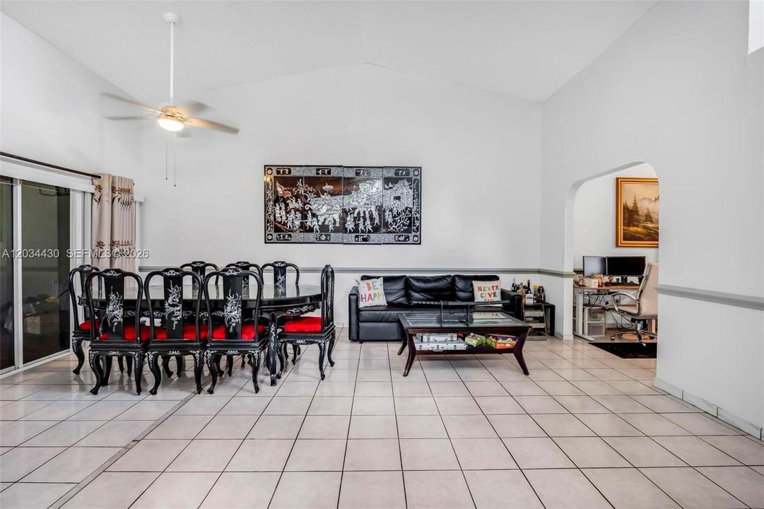 For Sale: $550,000 (3 beds, 2 baths, 1648 Square Feet)