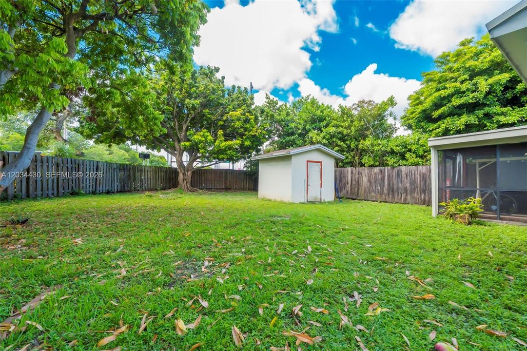 For Sale: $550,000 (3 beds, 2 baths, 1648 Square Feet)