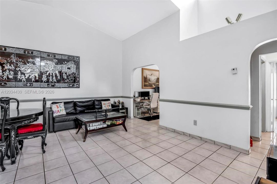 For Sale: $550,000 (3 beds, 2 baths, 1648 Square Feet)