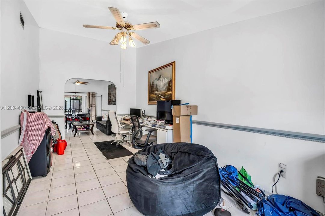 For Sale: $550,000 (3 beds, 2 baths, 1648 Square Feet)