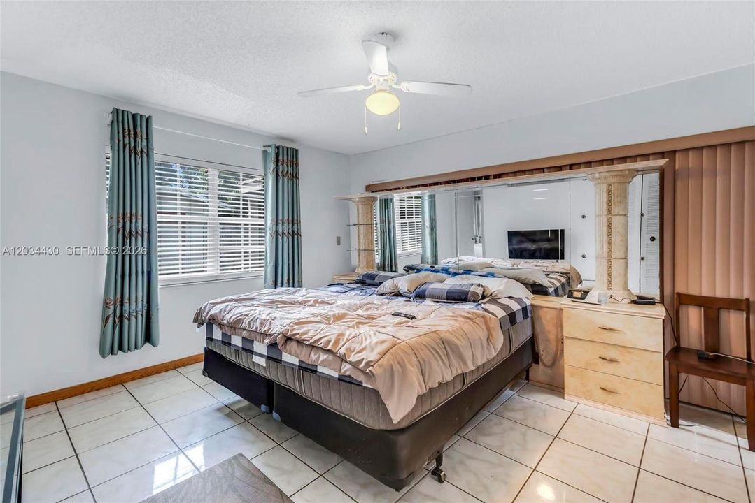 For Sale: $550,000 (3 beds, 2 baths, 1648 Square Feet)