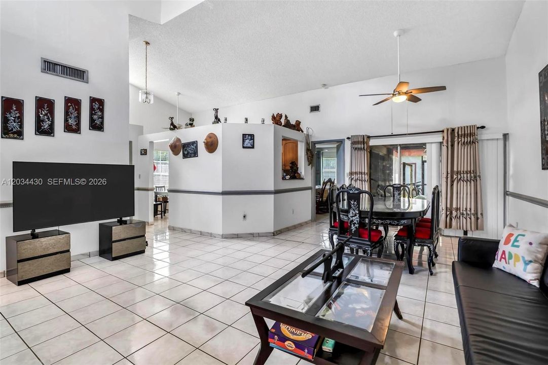 For Sale: $550,000 (3 beds, 2 baths, 1648 Square Feet)