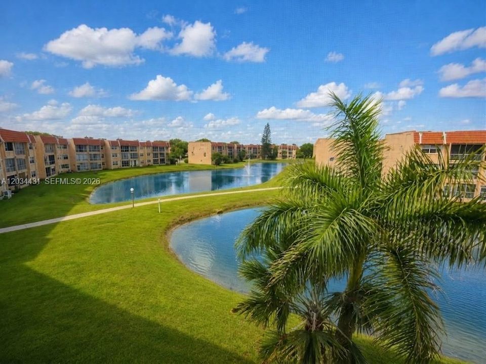На продажу: $84,900 (2 спален, 2 ванн, 850 Квадратных фут)