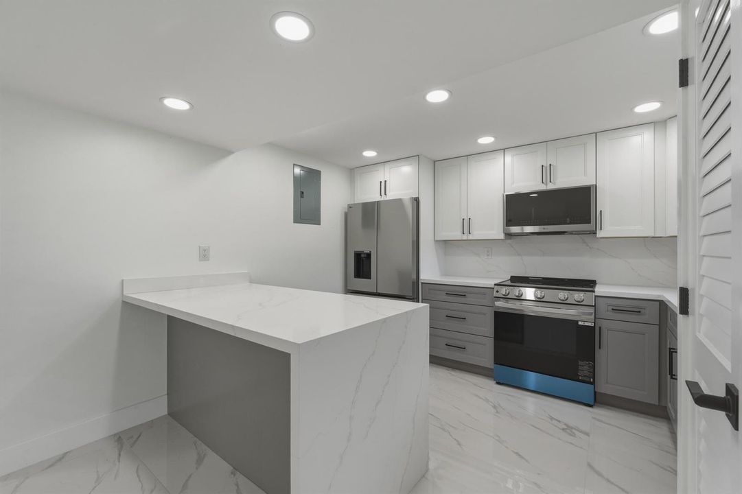 8. Kitchen 2