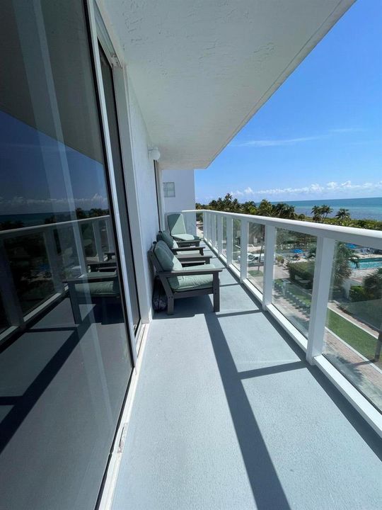 balcony