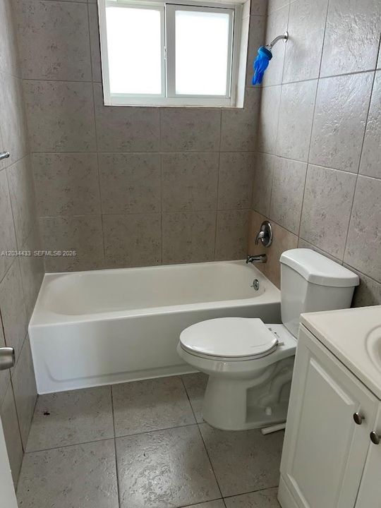 For Rent: $1,950 (2 beds, 1 baths, 1640 Square Feet)