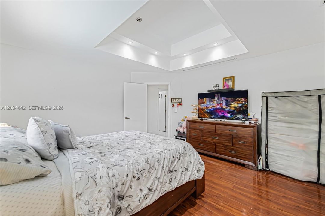 For Sale: $780,000 (4 beds, 3 baths, 1908 Square Feet)
