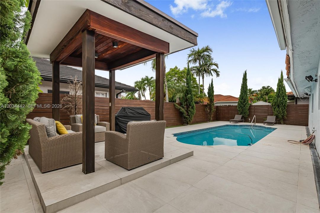 For Sale: $780,000 (4 beds, 3 baths, 1908 Square Feet)