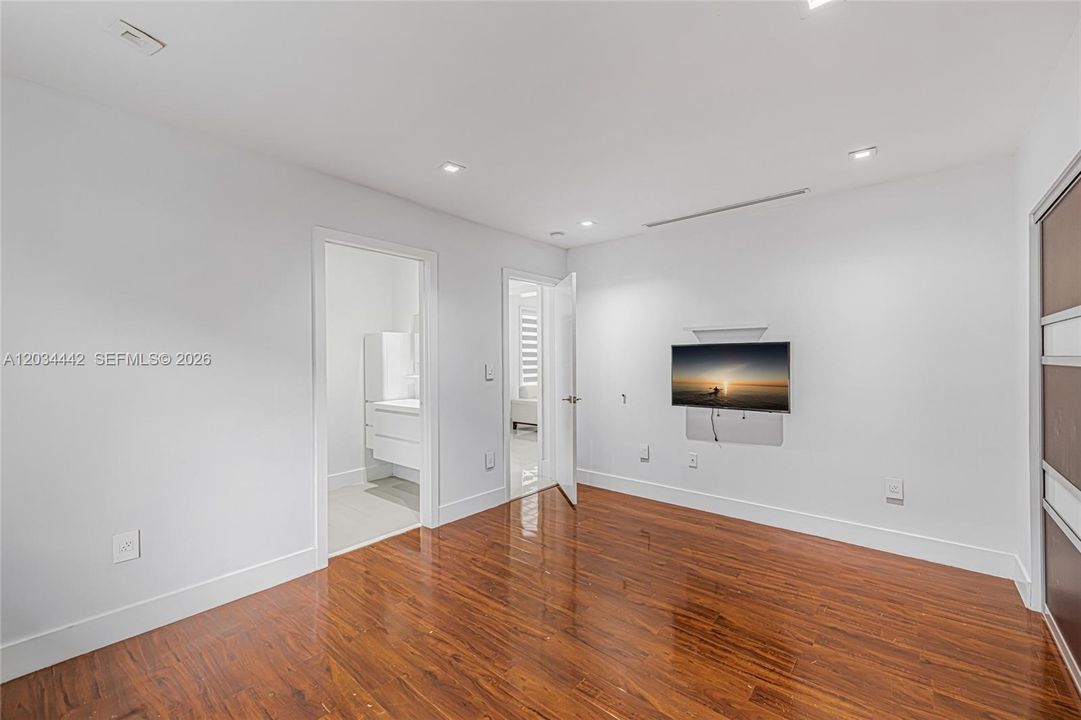 For Sale: $780,000 (4 beds, 3 baths, 1908 Square Feet)