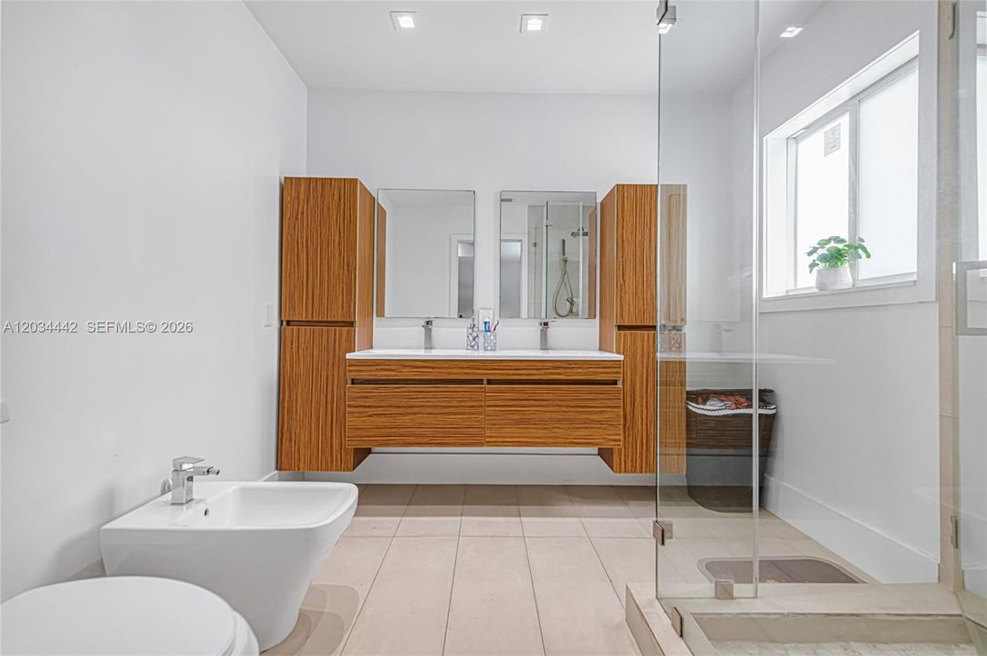 For Sale: $780,000 (4 beds, 3 baths, 1908 Square Feet)