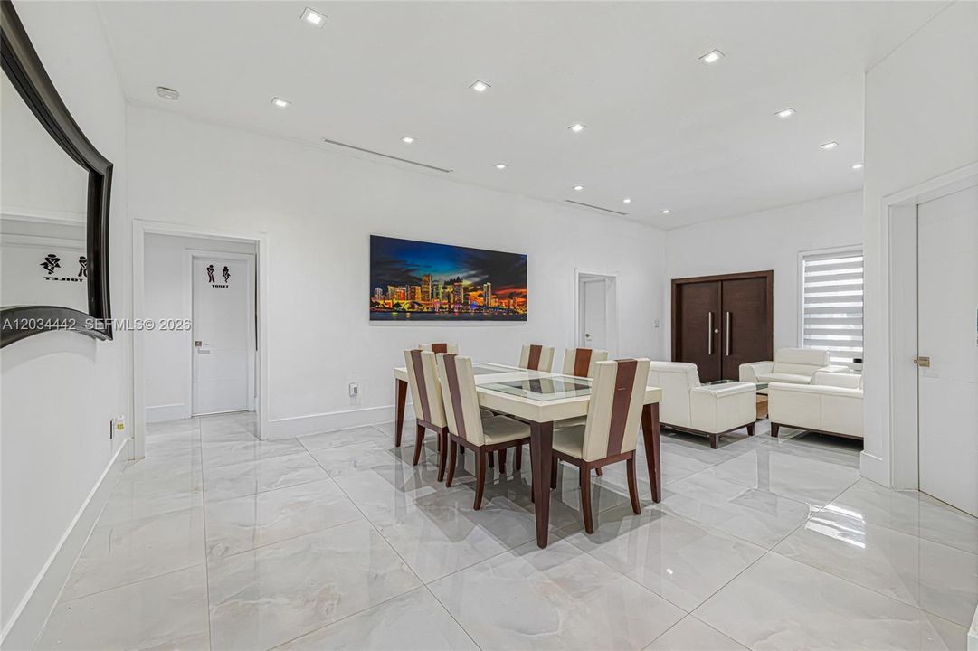 For Sale: $780,000 (4 beds, 3 baths, 1908 Square Feet)