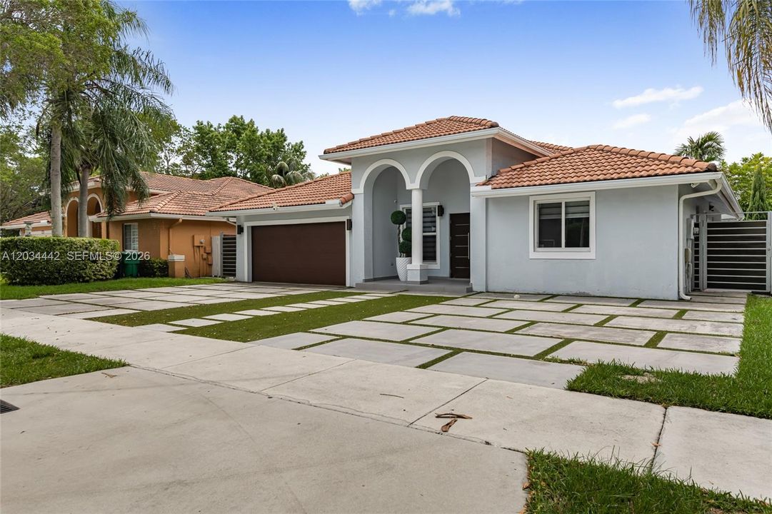 For Sale: $780,000 (4 beds, 3 baths, 1908 Square Feet)