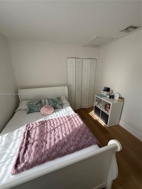 En Venta: $440,000 (3 camas, 2 baños, 991 Pies cuadrados)