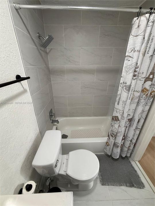 En Venta: $440,000 (3 camas, 2 baños, 991 Pies cuadrados)