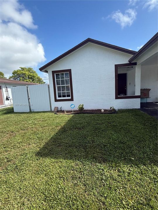 En Venta: $440,000 (3 camas, 2 baños, 991 Pies cuadrados)