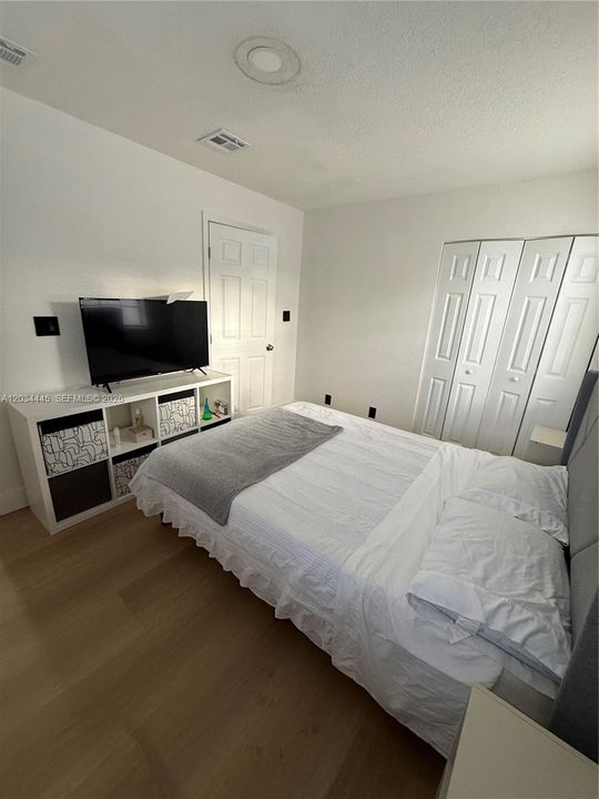 En Venta: $440,000 (3 camas, 2 baños, 991 Pies cuadrados)