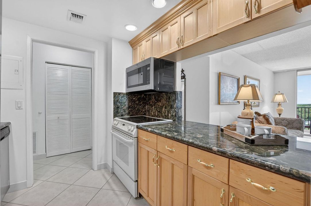 2121 N. OCEAN BLVD. #805W