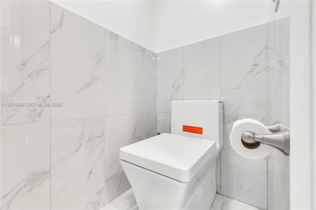 На продажу: $679,000 (2 спален, 2 ванн, 1620 Квадратных фут)