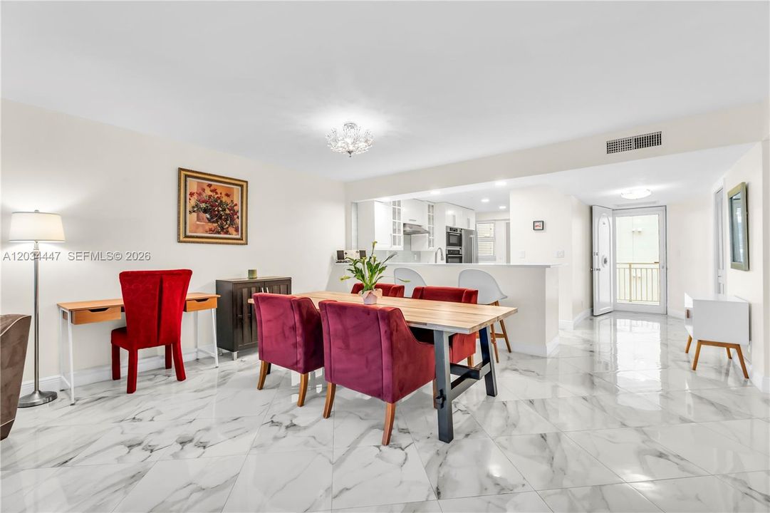 На продажу: $679,000 (2 спален, 2 ванн, 1620 Квадратных фут)