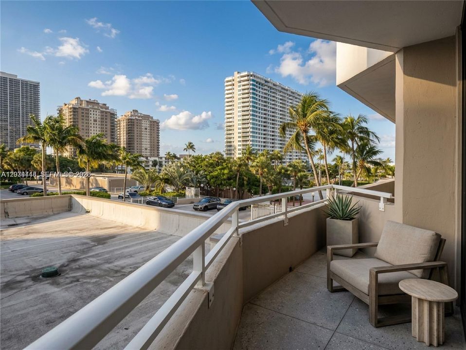 For Sale: $300,000 (1 beds, 1 baths, 870 Square Feet)