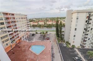 For Sale: $199,000 (2 beds, 2 baths, 1113 Square Feet)