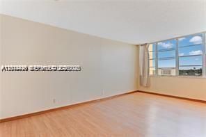 For Sale: $199,000 (2 beds, 2 baths, 1113 Square Feet)