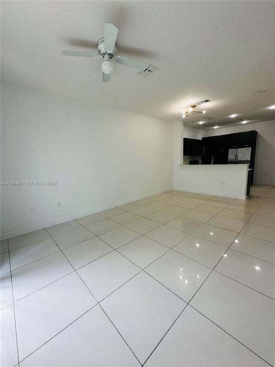 For Sale: $284,900 (2 beds, 2 baths, 1120 Square Feet)
