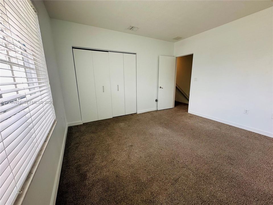 For Sale: $284,900 (2 beds, 2 baths, 1120 Square Feet)