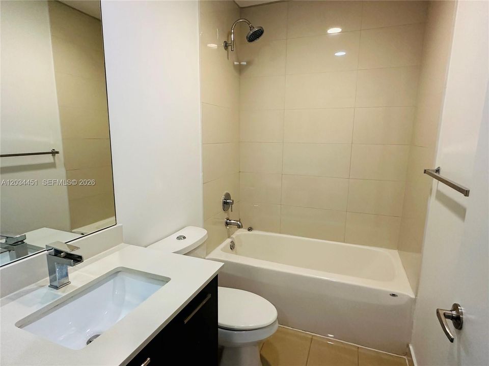 For Sale: $284,900 (2 beds, 2 baths, 1120 Square Feet)
