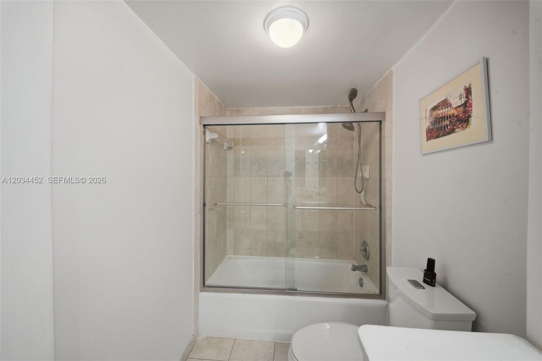 For Sale: $355,000 (2 beds, 2 baths, 1100 Square Feet)