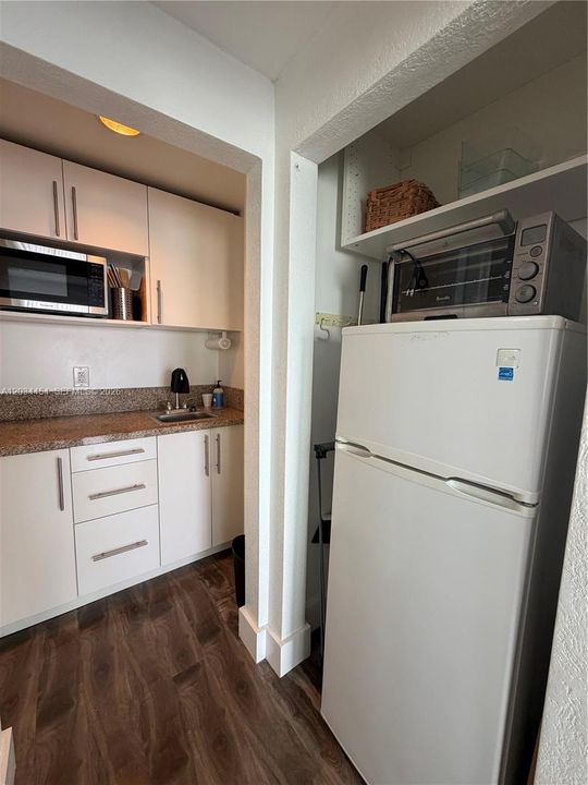 For Sale: $245,000 (0 beds, 1 baths, 440 Square Feet)