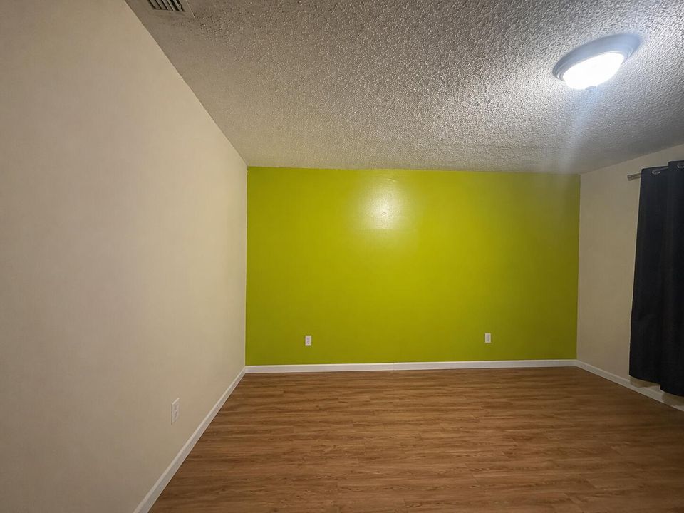 0DC24C40-B697-4CCF-8214-03F0F2D3F024