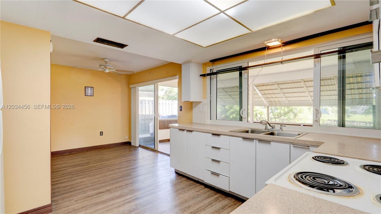 For Sale: $445,000 (2 beds, 2 baths, 1200 Square Feet)