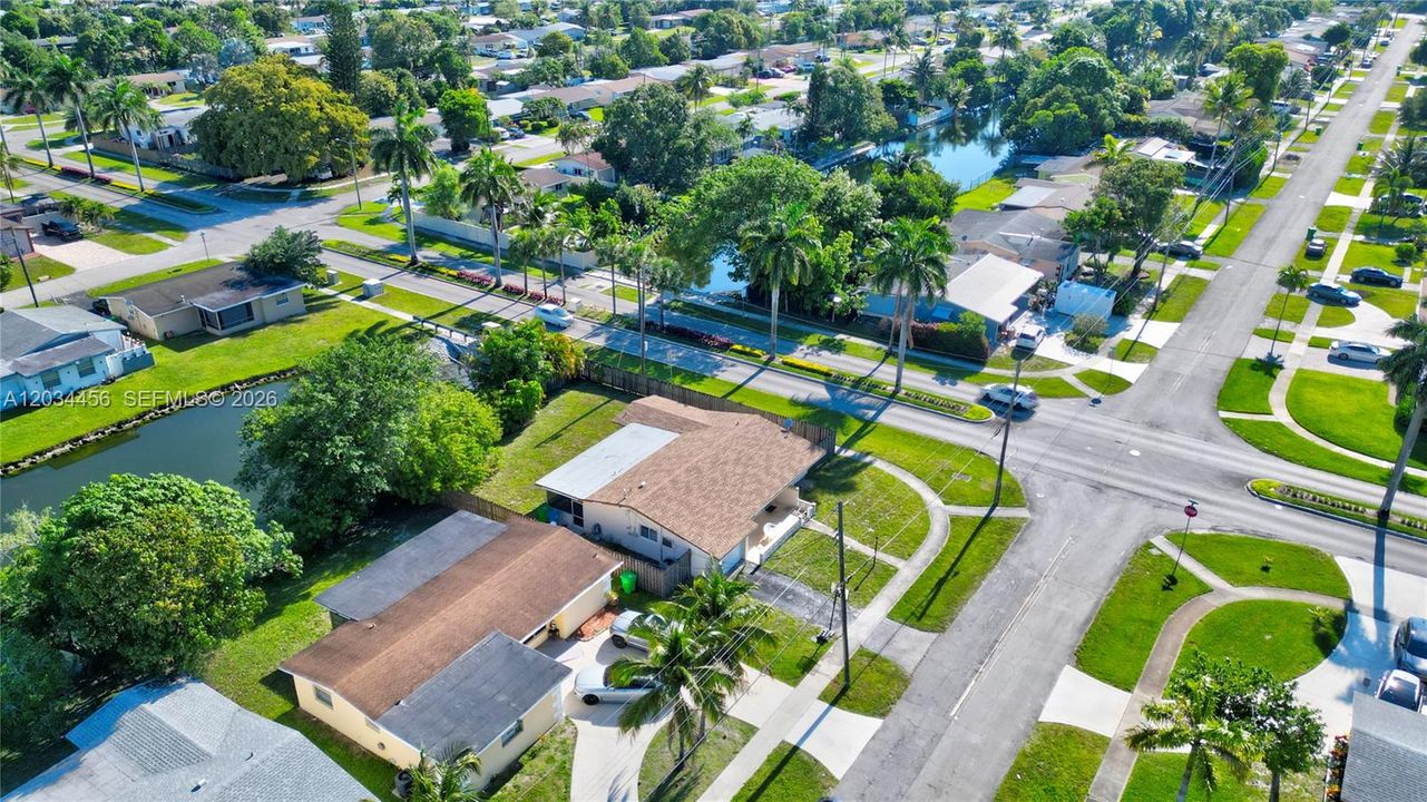For Sale: $445,000 (2 beds, 2 baths, 1200 Square Feet)