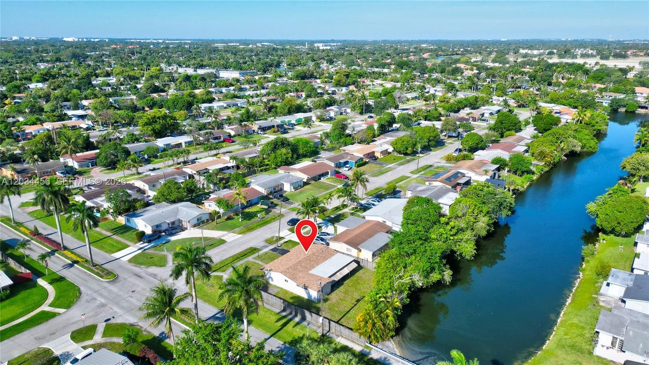 For Sale: $445,000 (2 beds, 2 baths, 1200 Square Feet)