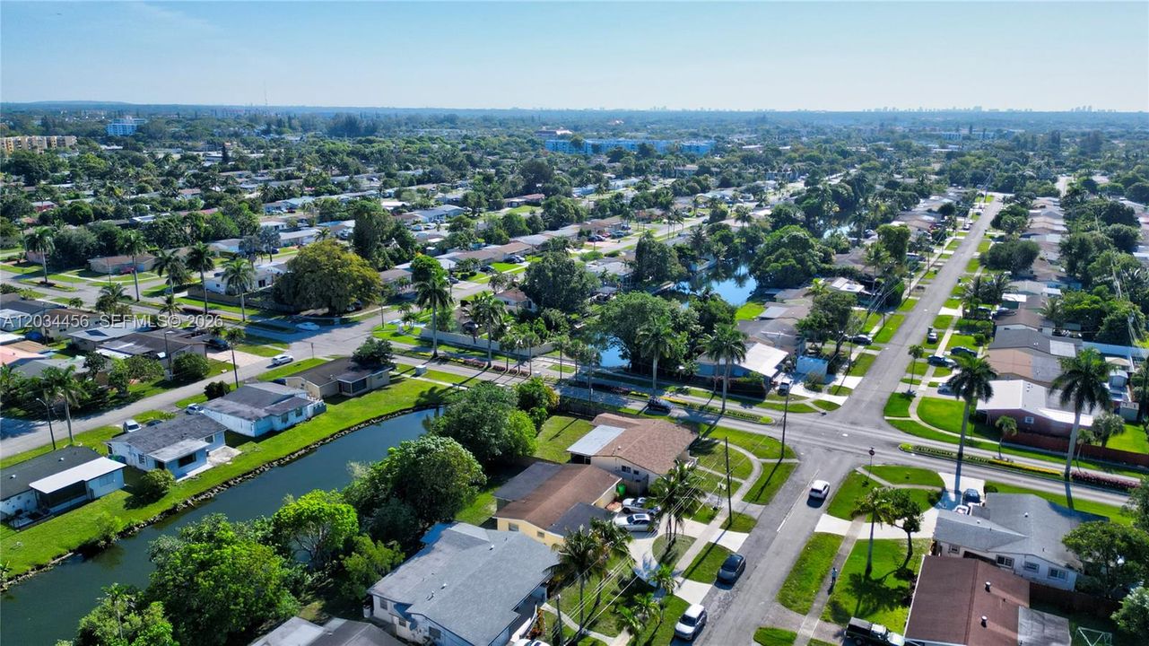 For Sale: $445,000 (2 beds, 2 baths, 1200 Square Feet)
