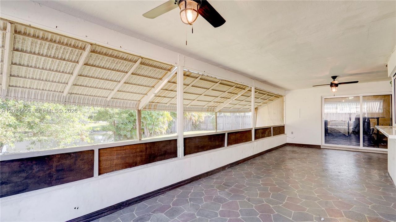 For Sale: $445,000 (2 beds, 2 baths, 1200 Square Feet)