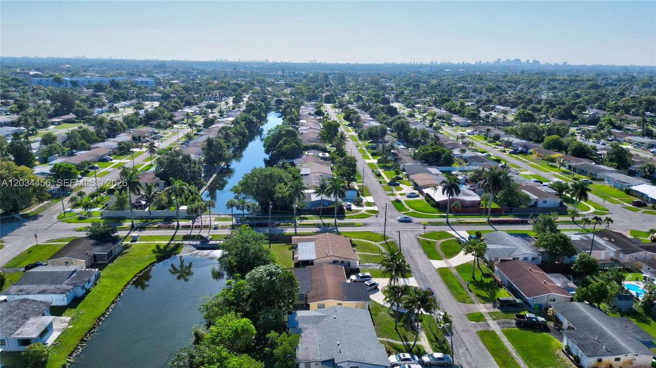For Sale: $445,000 (2 beds, 2 baths, 1200 Square Feet)