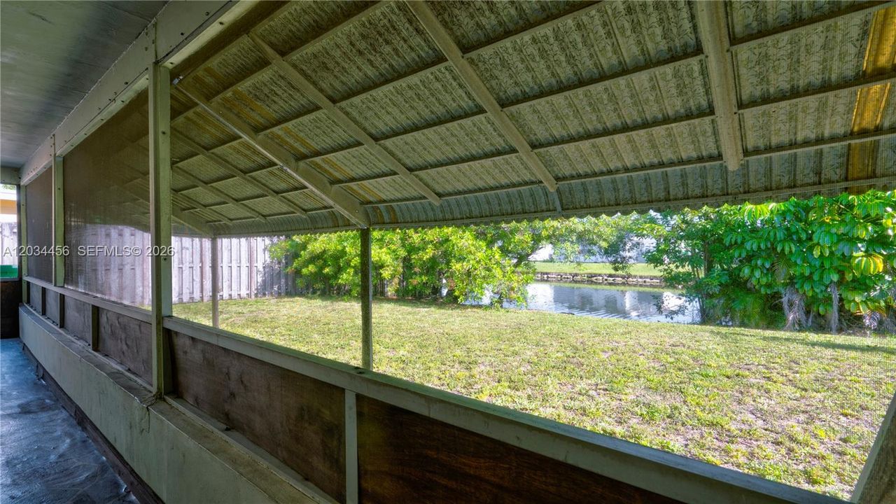 For Sale: $445,000 (2 beds, 2 baths, 1200 Square Feet)