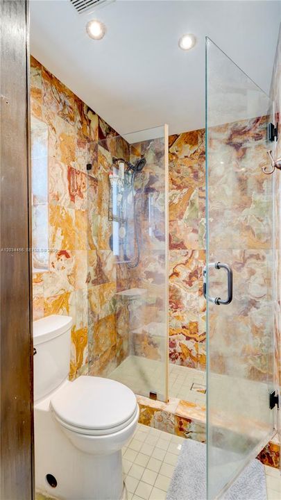 For Sale: $445,000 (2 beds, 2 baths, 1200 Square Feet)