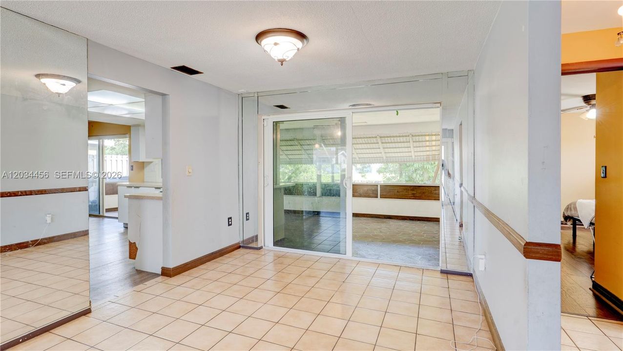For Sale: $445,000 (2 beds, 2 baths, 1200 Square Feet)