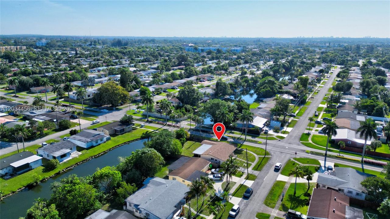 For Sale: $445,000 (2 beds, 2 baths, 1200 Square Feet)