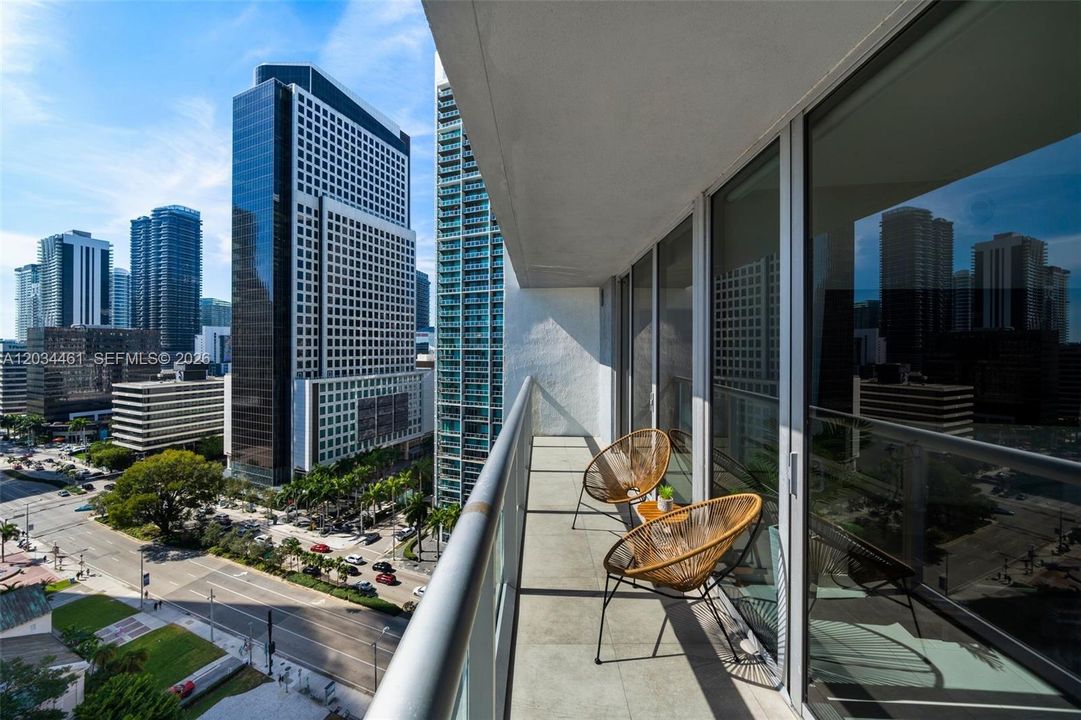For Sale: $785,000 (2 beds, 1 baths, 953 Square Feet)