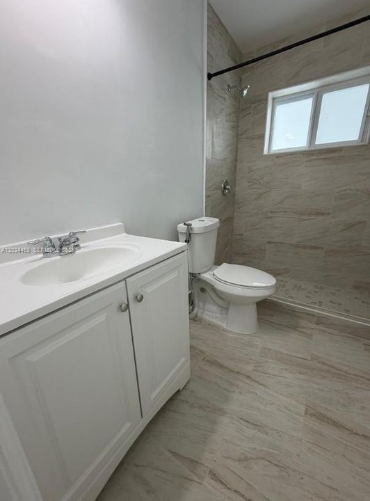 В аренду: $3,350 (5 спален, 2 ванн, 2003 Квадратных фут)