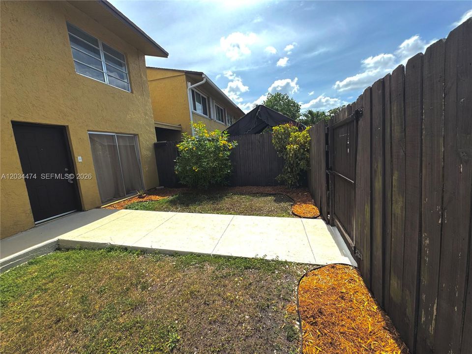 For Rent: $2,700 (3 beds, 2 baths, 1630 Square Feet)